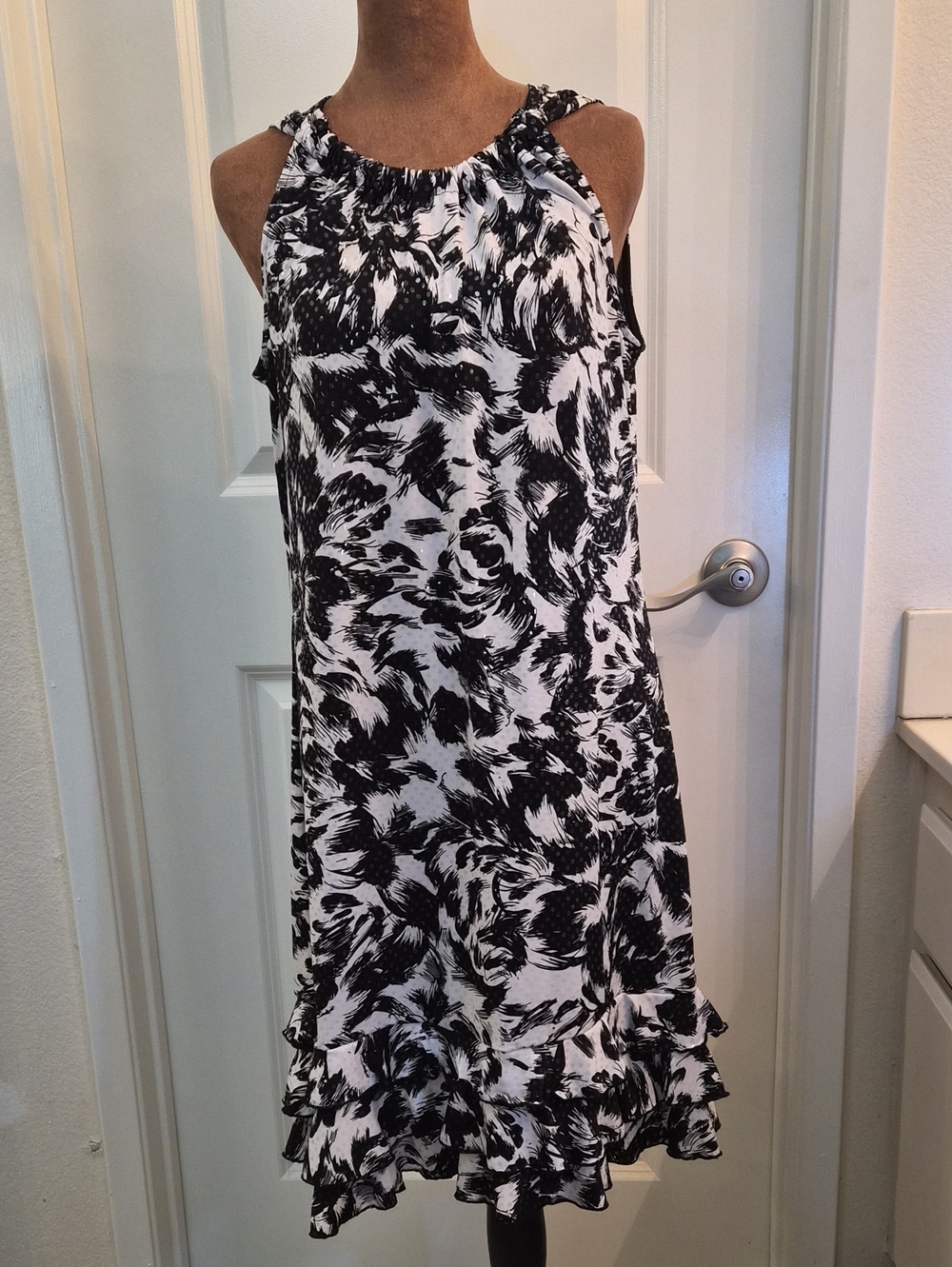 dressbarn Black and White Printed Halter-Style Dress.Size 6.